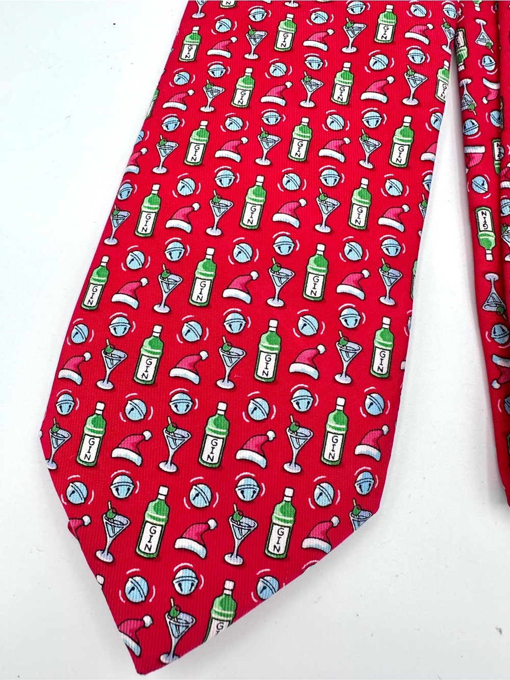 NEW Vineyard Vines “GIN-gle Bells” Christmas Holiday Tie - Gin Bells Santa Hat